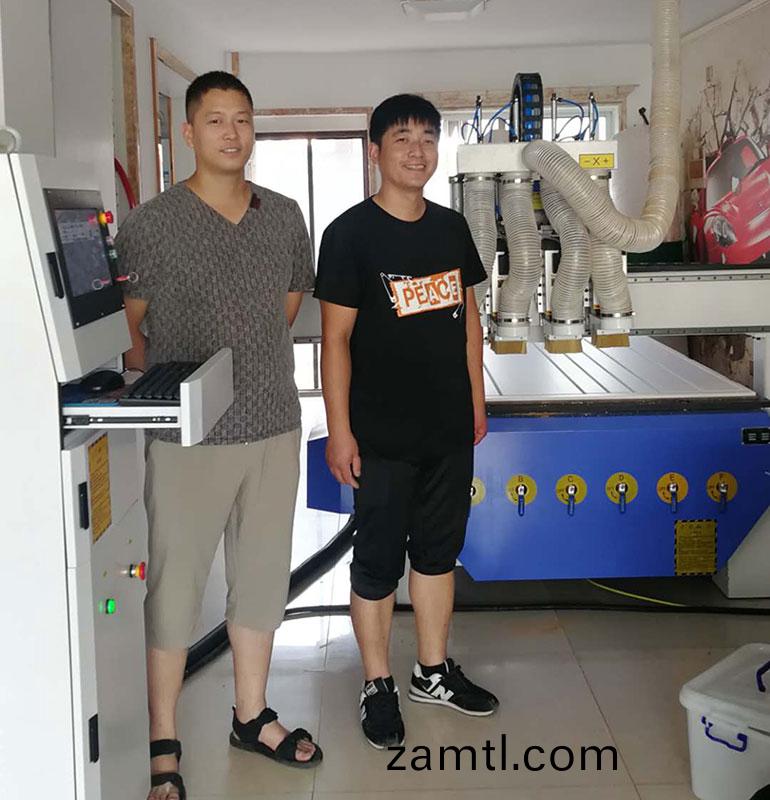 鹽城數控(kong)鵰(diao)刻機(ji)客戶(hù)(hu) 鹽城四工序數(shu)控鵰(diao)刻(ke)機安裝(zhuang)完畢(bi)(圖1)