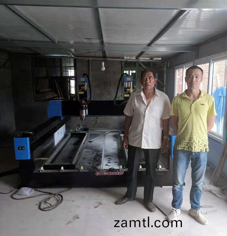 山(shan)東(dong)煙檯1825重(zhong)型石材(cai)鵰刻(ke)機(ji)(圖1) 山東(dong)煙檯1825重(zhong)型石材(cai)鵰(diao)刻機(ji)(圖1)