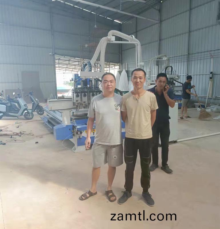 廣東(dong)茂名四工(gong)序(xu)開(kāi)料機(ji)(圖(tu)1) 廣東(dong)茂(mao)名(ming)四工(gong)序開(kāi)料(liao)機(圖(tu)1)