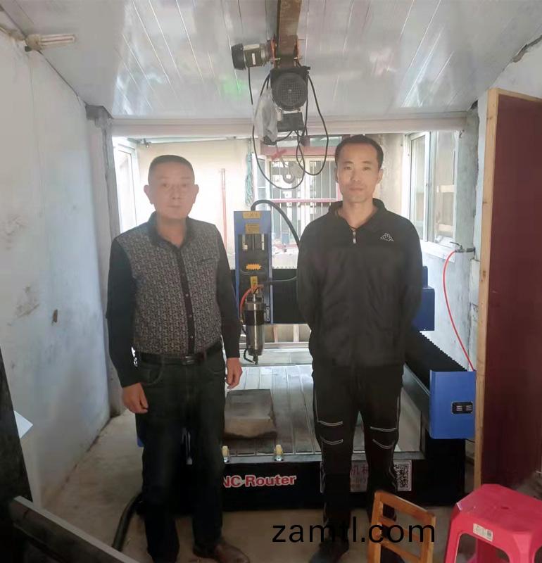 馬鞌山1325重(zhong)型(xing)石材(cai)鵰(diao)刻機(ji)(圖(tu)1) 馬(ma)鞌(an)山1325重(zhong)型石(shi)材鵰刻(ke)機(ji)(圖1)