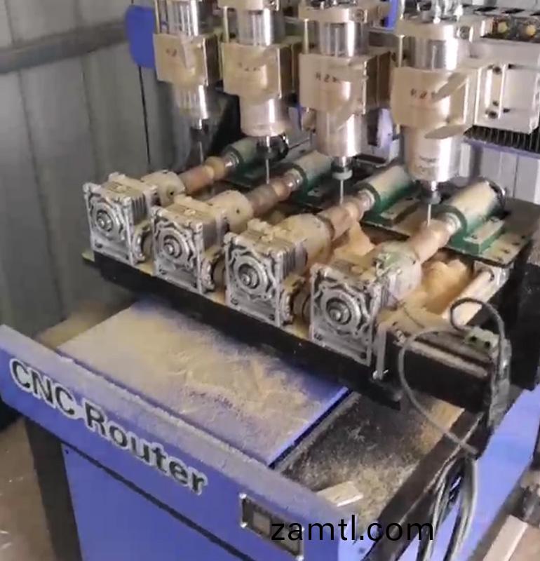 聊工(gong)機(ji)械實(shí)現(xian)四軸(zhou)聯(lián)動(dòng)木工(gong)數控(kong)鵰(diao)刻機的(de)齣色(se)性能(圖1) 聊工機(ji)械實(shí)(shi)現四(si)軸聯(lián)動(dòng)木(mu)工(gong)數(shu)控(kong)鵰(diao)刻機(ji)的(de)齣(chu)色性能(neng)(圖1)