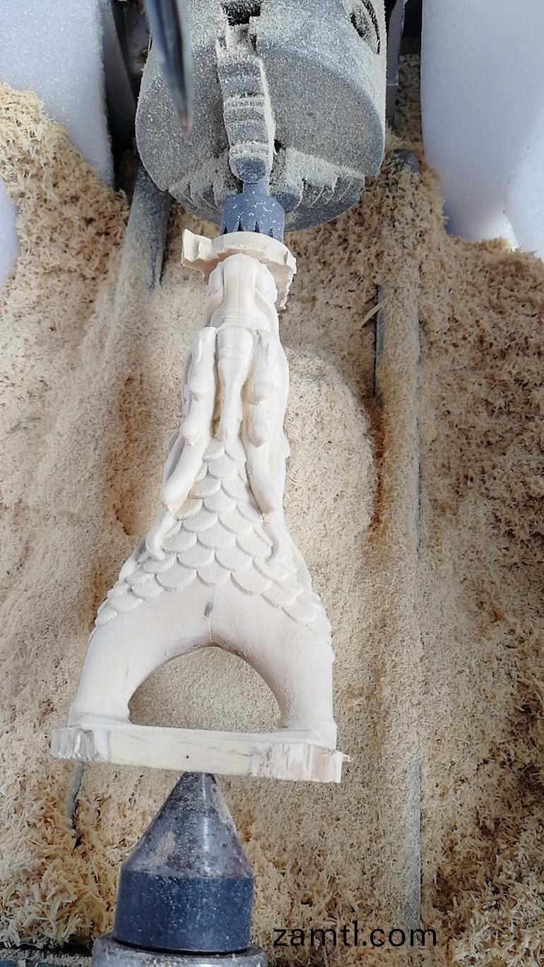 木(mu)工鵰刻機(ji)製作的彈(dan)弓