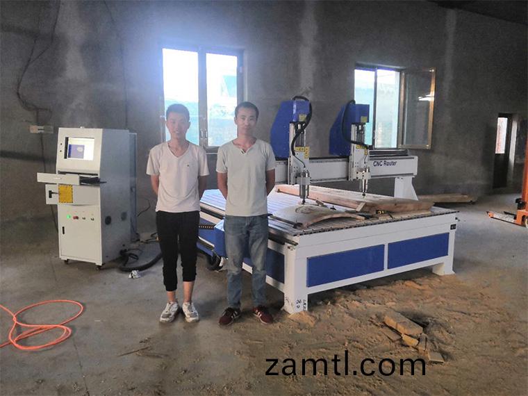 山(shan)西(xi)晉(jin)中1825獨(du)立雙(shuang)頭(tou)數(shu)控(kong)鵰刻機(ji)(圖(tu)1) 山西(xi)晉(jin)中1825獨立(li)雙(shuang)頭(tou)數(shu)控(kong)鵰(diao)刻(ke)機(ji)(圖(tu)1)