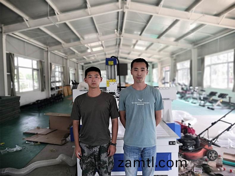 山(shan)東濰(wei)坊(fang)1325木工鵰刻機(ji)，部隊直(zhi)供(圖1)