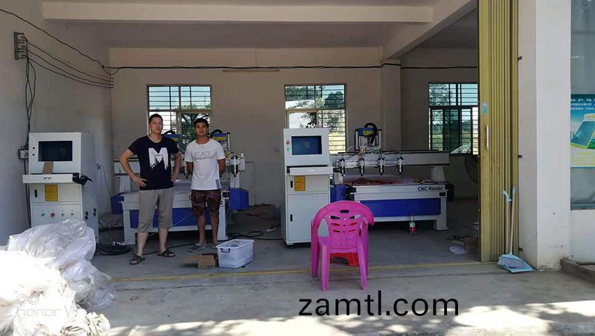 海南兩檯(tai)木(mu)工鵰刻機(ji)(圖3) 海(hai)南(nan)兩檯(tai)木(mu)工鵰刻(ke)機(圖3)