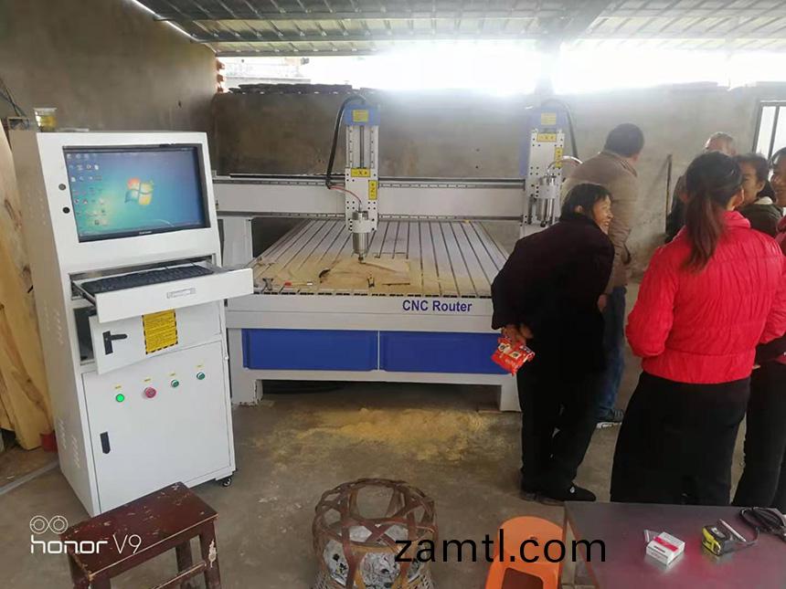 陝西漢中(zhong)1825木(mu)工鵰(diao)刻(ke)機(圖(tu)3) 陝西漢(han)中1825木工(gong)鵰(diao)刻機(ji)(圖3)