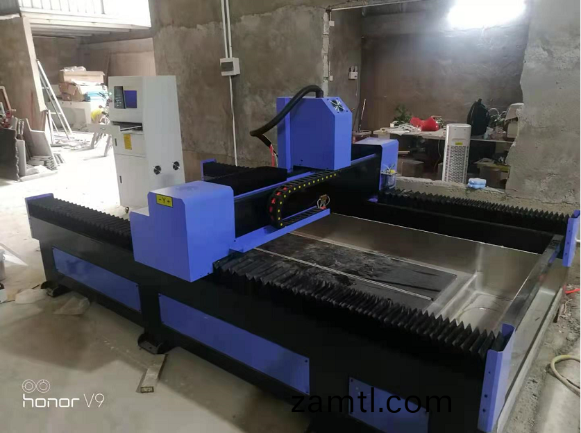 廣(guang)東惠州(zhou)1325重(zhong)型石材鵰刻(ke)機(ji)(圖2) 廣(guang)東(dong)惠州1325重型石(shi)材鵰刻(ke)機(ji)(圖2)